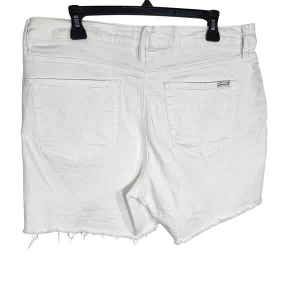 SEVEN 7 Women Weekend Shorts Size 12 Ariel White Fray Hem Denim 5 Pocket Bermuda - Picture 2 of 10